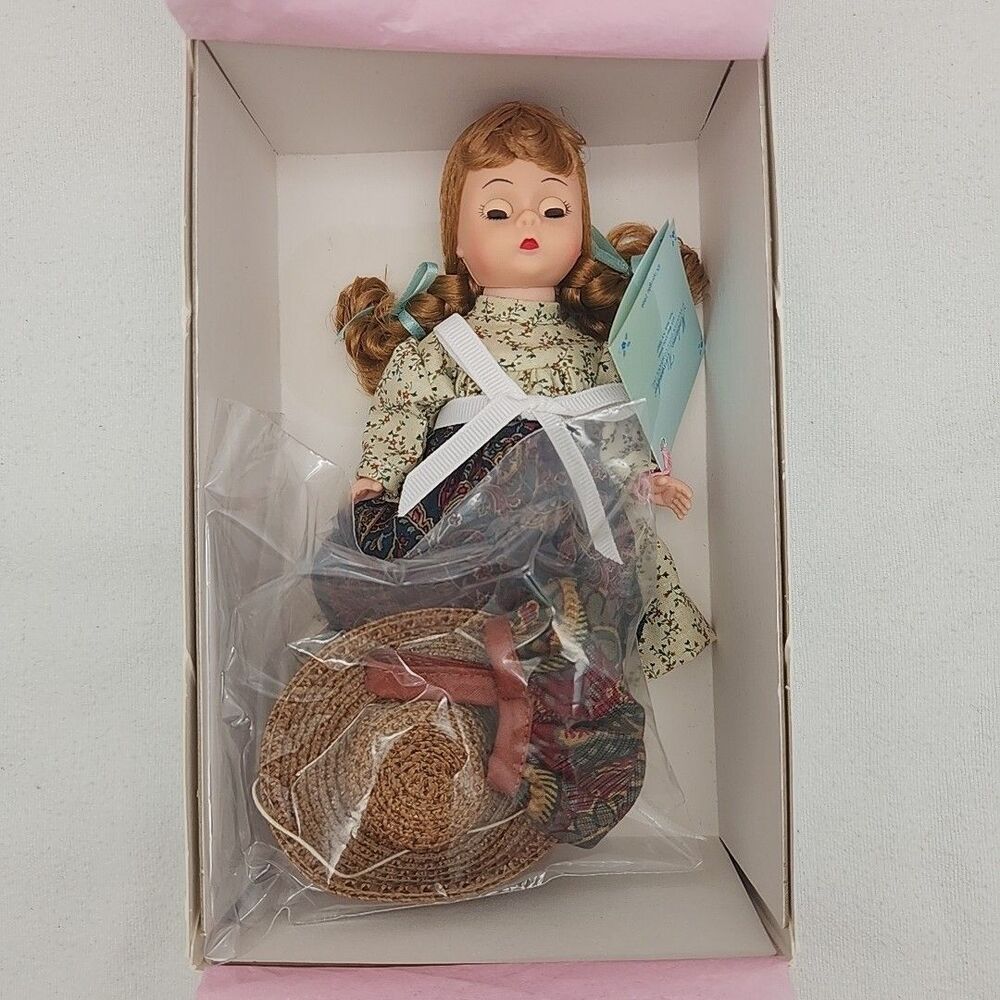 Doll Madame Alexander Anne at the Station 26002 8"Redhead Original Box W/Hat NEW